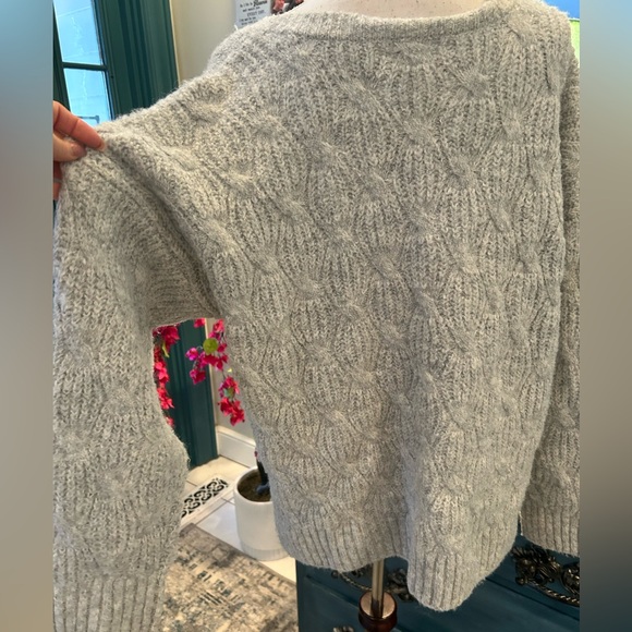 Lucky Brand Light Gray V-Neck Sweater Side Slits Soft Women’s XLG - Picture 4 of 12